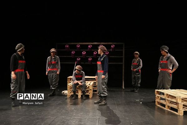 اجرای نمایش «هفت دقیقه»