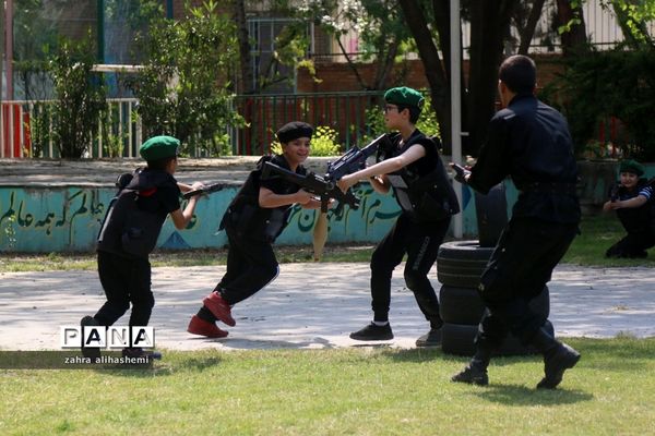 مسابقه دانش‌آموزی تکاور کوچک در شهر تهران