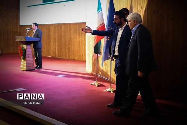رونمایی شانزدهمین خاطرات رونوشت آیت الله هاشمی رفسنجانی