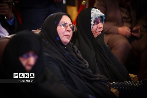 رونمایی شانزدهمین خاطرات رونوشت آیت الله هاشمی رفسنجانی