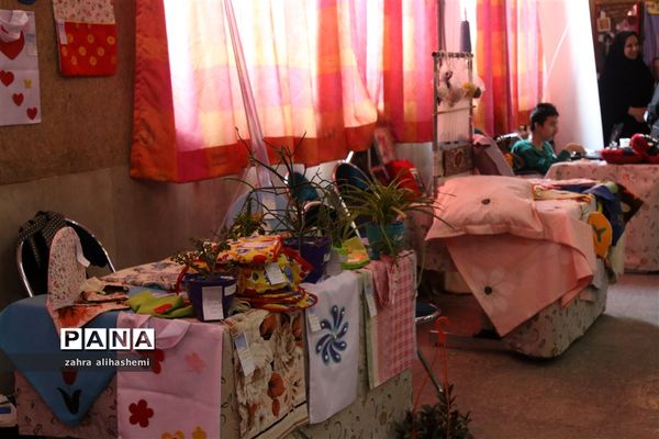 حس خوب زندگی؛ نمایشگاه دست سازه های دانش آموزان با نیازهای ویژه