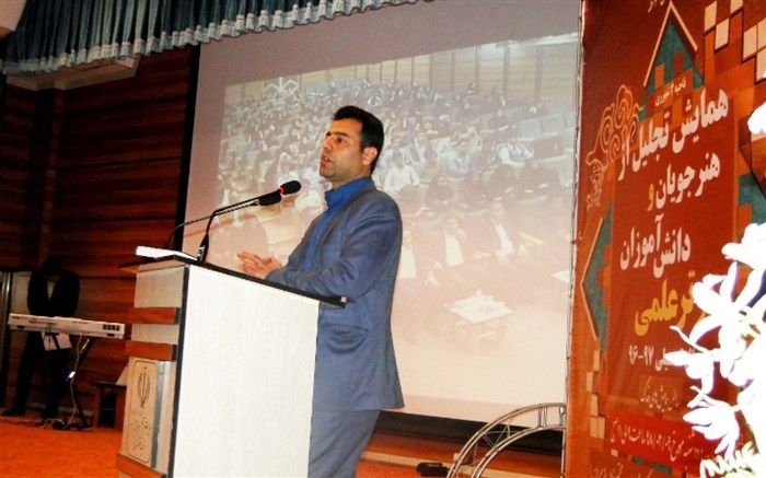 همایش تجلیل از هنرجویان و دانش آموزان برتر علمی ناحیه دو شهر ری