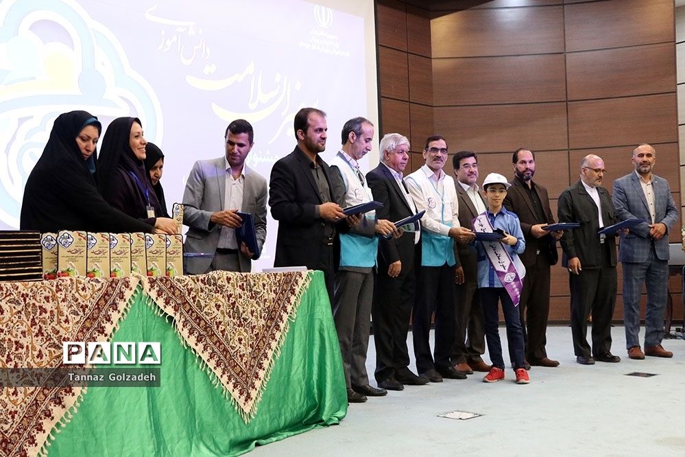 آیین اختتامیه سومین جشنواره سفیران سلامت دانش‌آموزی خوزستان