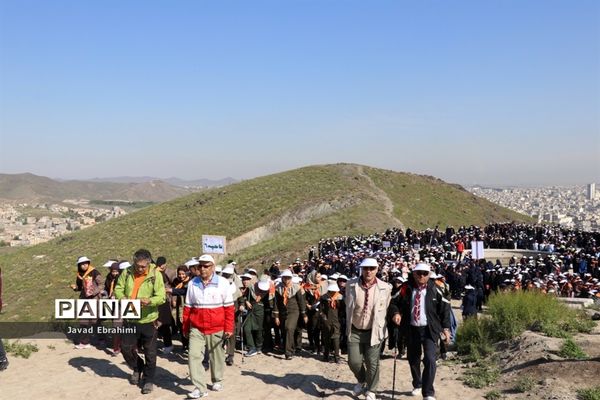 همایش بزرگ کوهپیمایی پیشتازان سازمان دانش‌آموزی خراسان رضوی-1