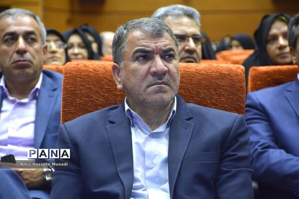 همایش  کشوری گام دوم انقلاب اسلامی در تالار معلم تبریز