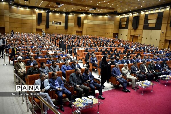 همایش  کشوری گام دوم انقلاب اسلامی در تالار معلم تبریز