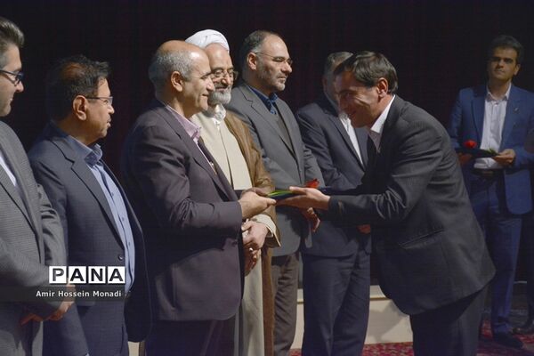 همایش  کشوری گام دوم انقلاب اسلامی در تالار معلم تبریز