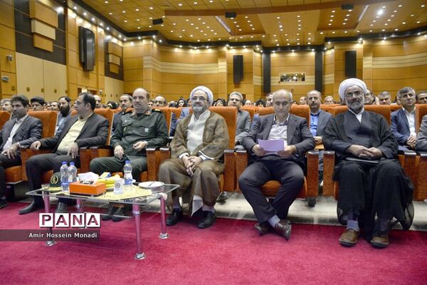 همایش  کشوری گام دوم انقلاب اسلامی در تالار معلم تبریز