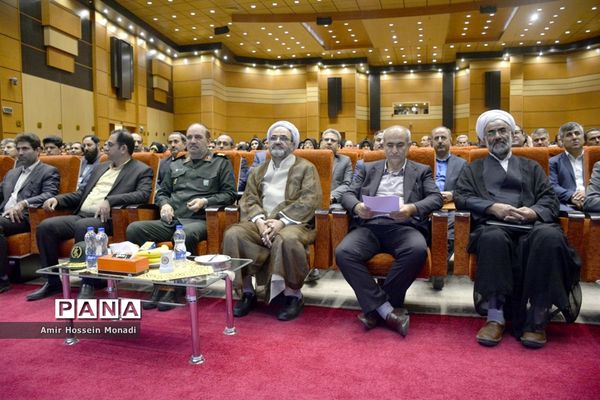 همایش  کشوری گام دوم انقلاب اسلامی در تالار معلم تبریز