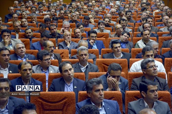 همایش  کشوری گام دوم انقلاب اسلامی در تالار معلم تبریز