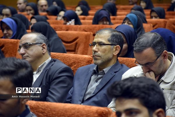 همایش  کشوری گام دوم انقلاب اسلامی در تالار معلم تبریز