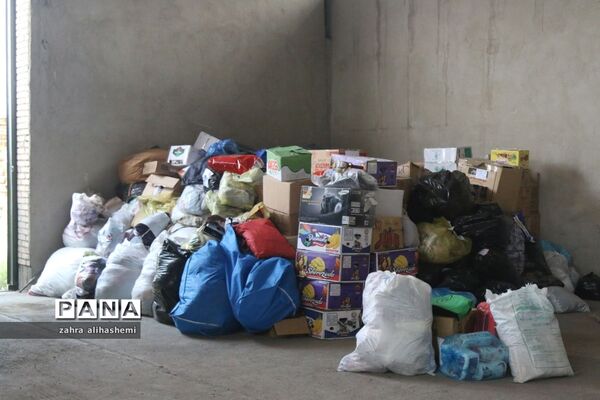 ارسال کمک های غیرنقدی به مناطق سیل زده باحضور مدیرکل آموزش و پرورش تهران