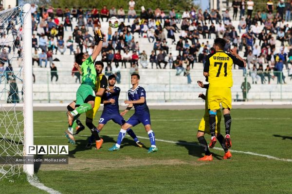 دیدار تیم‌های نود ارومیه و ملوان انزلی