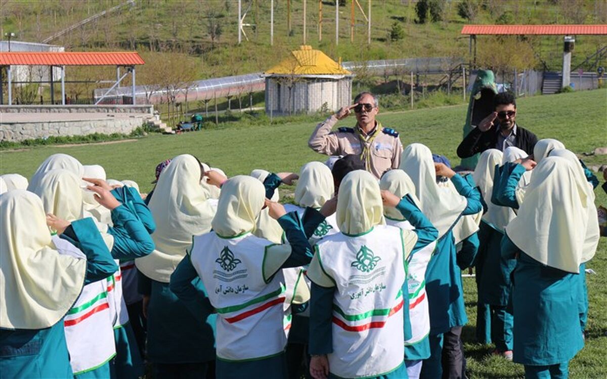 اردوی یک روزه دبستان دخترانه بشارت 2 ناحیه یک  قزوین  برگزار شد