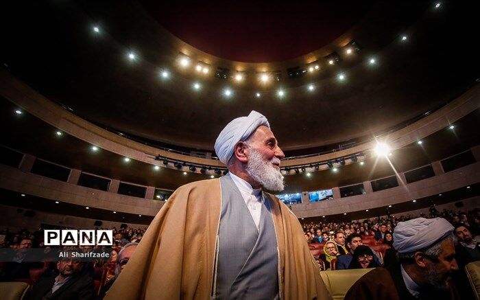 علت حضور نیافتن ناطق نوری در جلسات مجمع تشخیص چیست؟