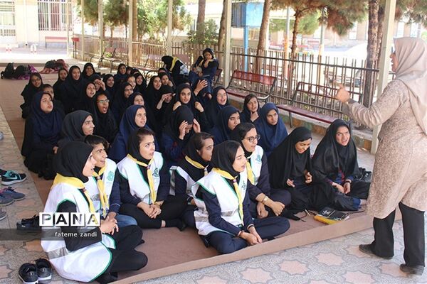 اردوی یک روزه دانش‌آموزی