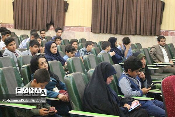گردهمایی روسای شورای دانش‌آموزی ناحیه 2 کرمان