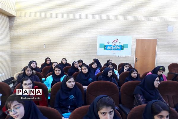 بازدید دانش‌آموزان پیشتاز از شعب تامین اجتماعی