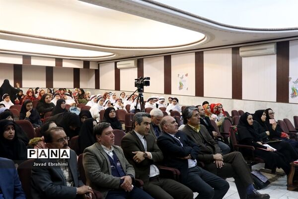 آغاز جشنواره فرهنگی و هنری دانش‌آموزان دختر خراسان رضوی در مشهد