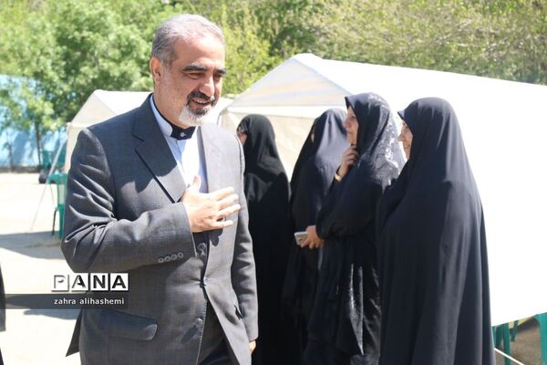 بازدید مدیرآموزش و پرورش منطقه 16 تهران از کانون فرهنگی تربیتی بعثت به مناسبت هفته معلم