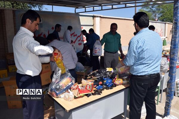 جمع آوری و ارسال اقلام بهداشتی و خوراکی از سوی آموزش و پرورش ناحیه 3 اهواز  به مناطق سیل زده الهایی