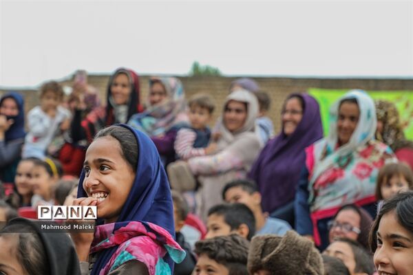 اجرای برنامه‌های شاد و معنوی در مناطق سیل زده «آق‌قلا»