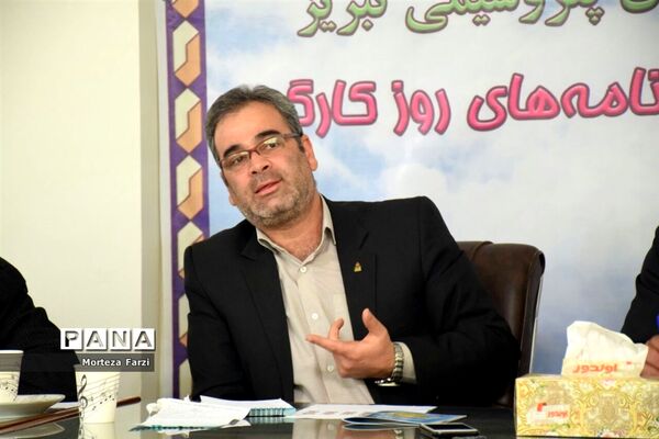 نشست خبری رئیس کانون انجمن‌های صنفی کارگری آذربایجان شرقی