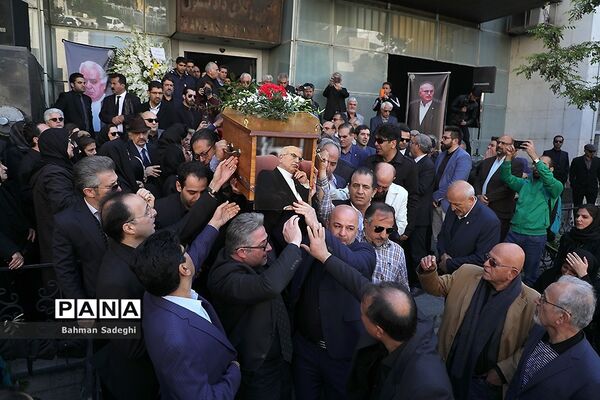 تشییع پیکر بهمن کشاورز