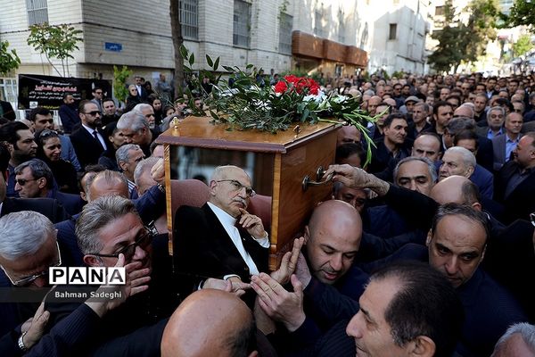 تشییع پیکر بهمن کشاورز