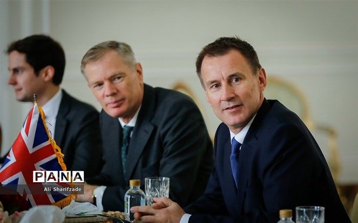 واکنش آمریکا و انگلیس به پیشنهاد تبادل زندانیان ظریف