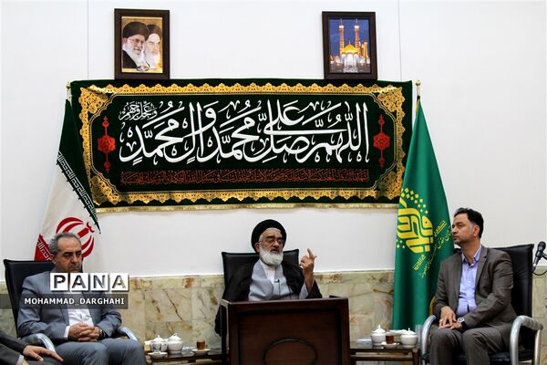 دیدار معلمان برتر استان با آیت الله سعیدی