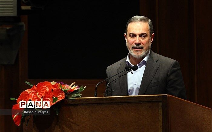 بطحایی: حقوق معلمان بازنشسته امسال همسان سازی می‌شود