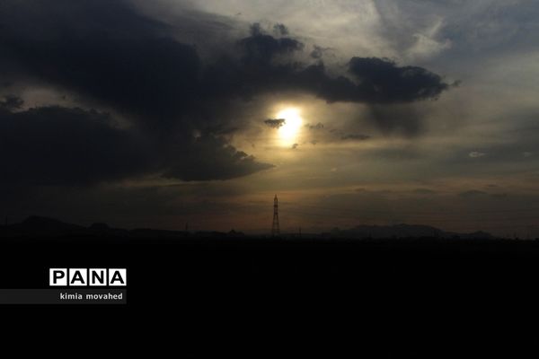 قلم سفید آسمان