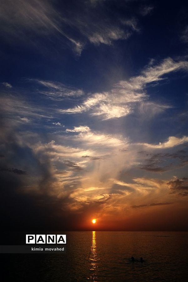 قلم سفید آسمان