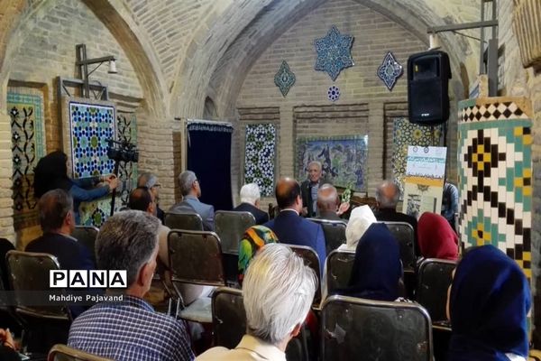 مراسم رونمایی از کتاب فرهنگ واژه ها و اصطلاحات شیرازی همزمان با هفته شیراز