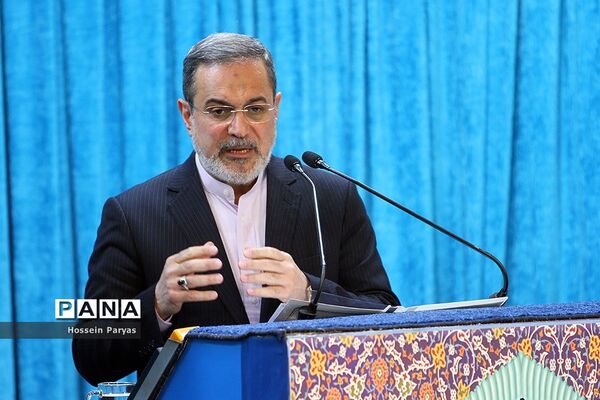 نماز جمعه تهران با سخنرانی پیش‌ از خطبه وزیر آموزش و پرورش