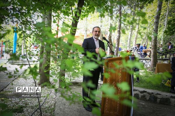 دیدار وزیر آموزش و پرورش با جمعی از معلمان برگزیده کشور