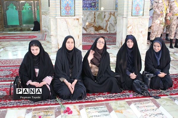 برگزاری مراسم تجدید میثاق با شهدا به مناسبت هفته معلم در سمنان