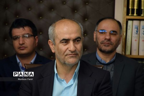 دیدار فرهنگیان و معلمین منتخب استان با امام جمعه تبریز