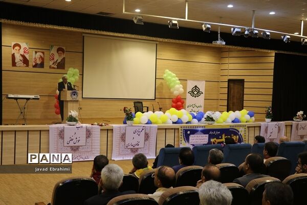 تجلیل از مربیان پیشتاز سازمان دانش‌آموزی ناحیه 4 مشهد
