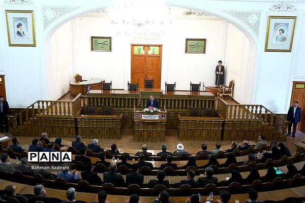 دیدار جمعی از فرهنگیان با رئیس مجلس شورای اسلامی