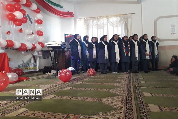 برگزاری جشن روز معلم در دبیرستان فخرالزمان قریب