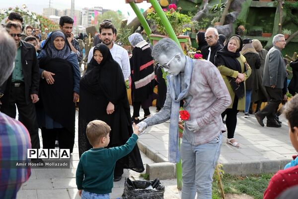 نهمین جشنواره گل‌ها در ارومیه