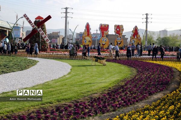 نهمین جشنواره گل‌ها در ارومیه