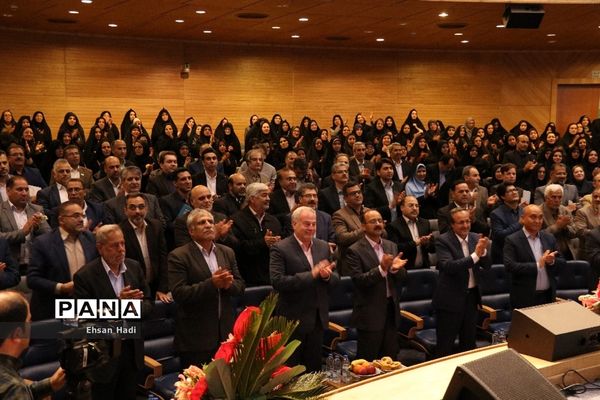 آیین تجلیل از معلمان منتخب شهرستان مشهد