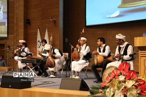 آیین تجلیل از معلمان منتخب شهرستان مشهد