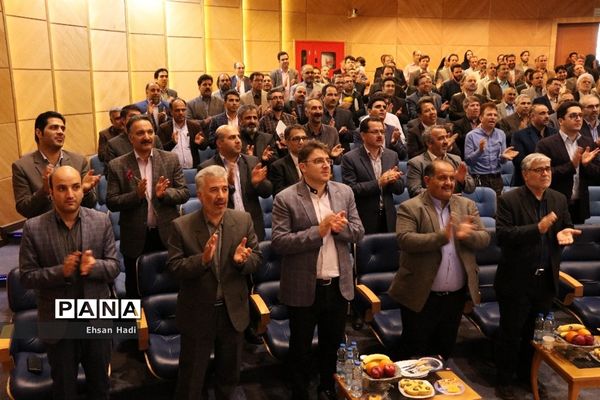 آیین تجلیل از معلمان منتخب شهرستان مشهد