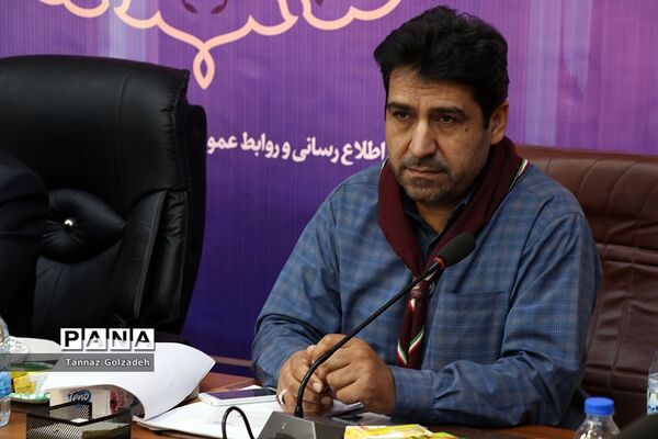 نشست هماهنگی پوشاک و سرویس مدارس در سازمان دانش‌آموزی خوزستان