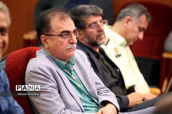 اهدای کمک‌های ستاد اجرایی فرمان امام به مناطق سیل‌زده مازندران
