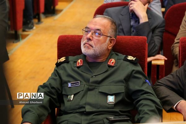 اهدای کمک‌های ستاد اجرایی فرمان امام به مناطق سیل‌زده مازندران